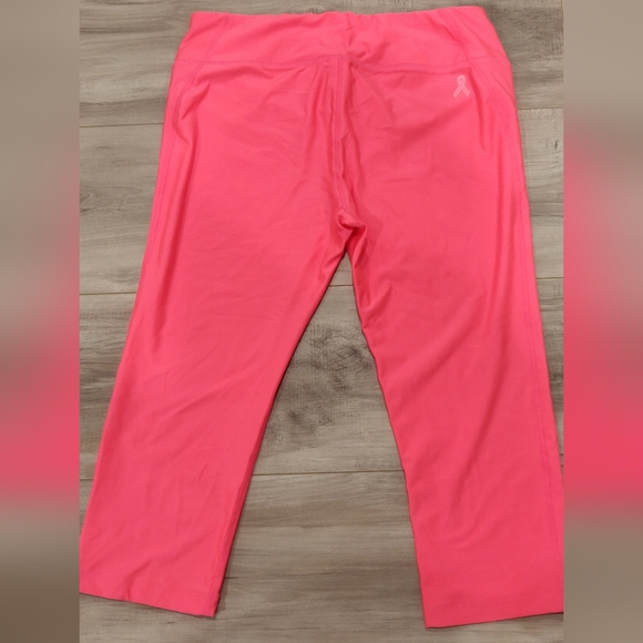 NWT Pink Under Armour Heat Gear Capri - Picture 7 of 7